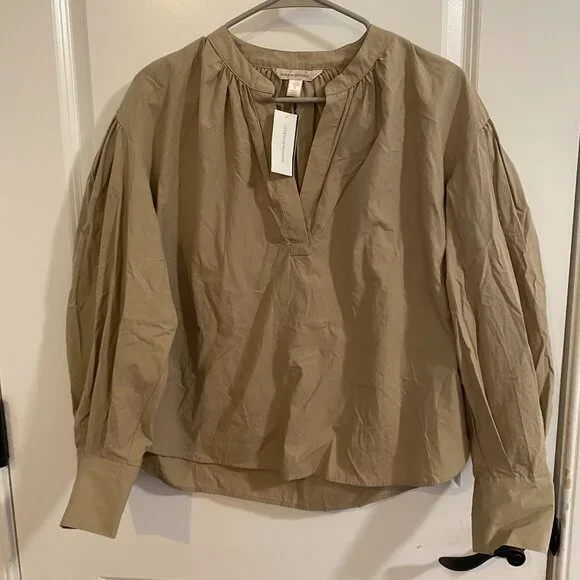 NWT Banana Republic Balloon Sleeve Flowy Double Button Wrist Top - Picture 1 of 5